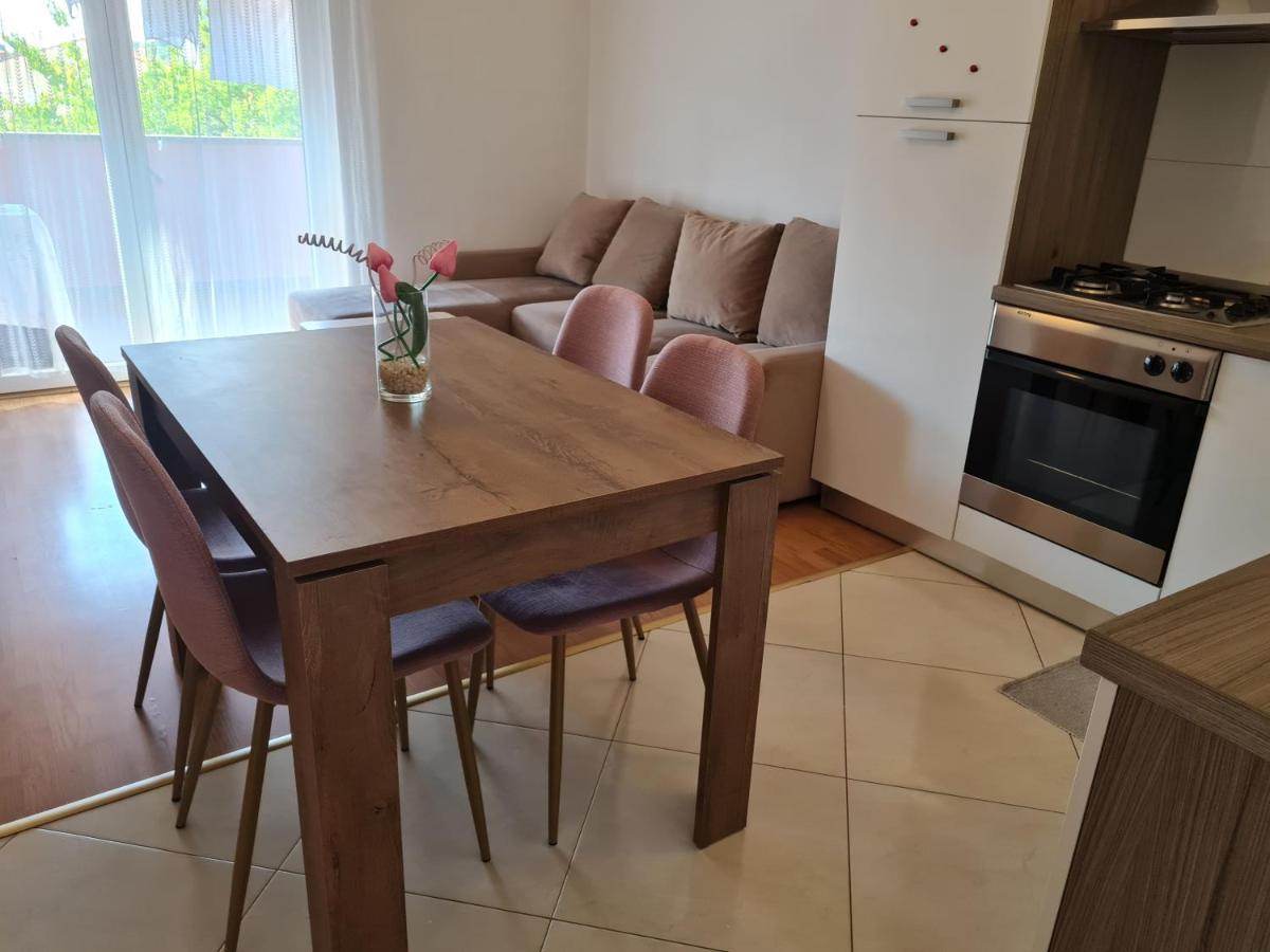 Apartment Nora Near The Beach Pula Ngoại thất bức ảnh